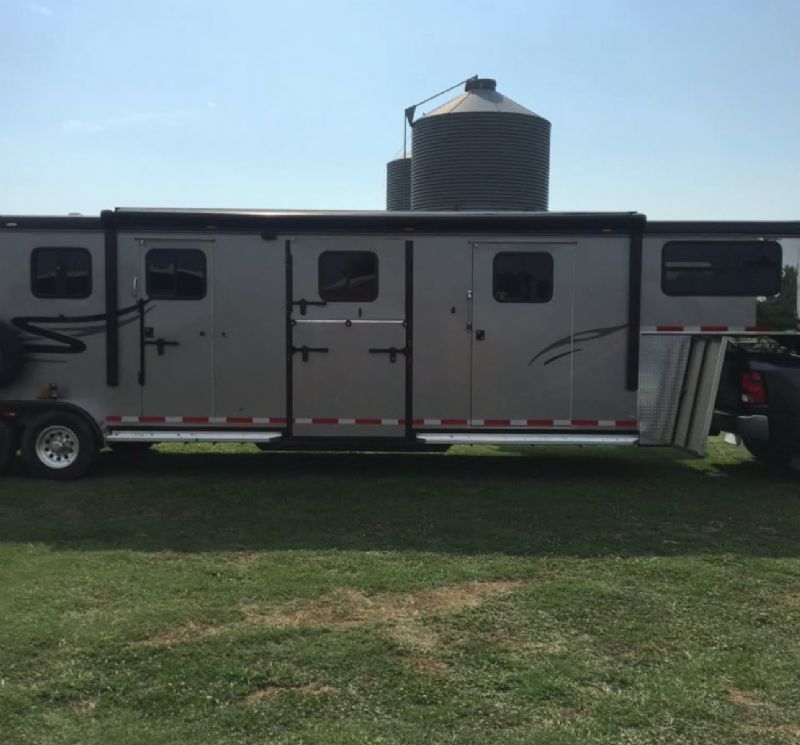 Used Horse Trailers for Sale
