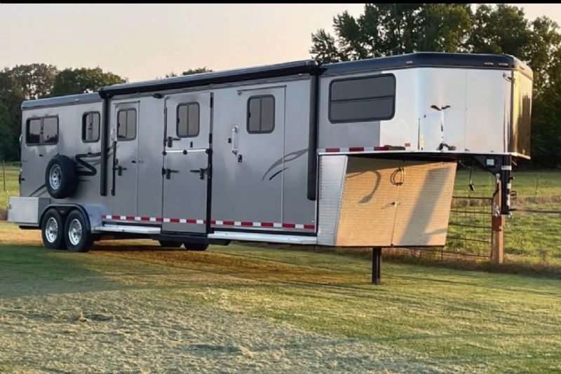 Used Horse Trailers for Sale