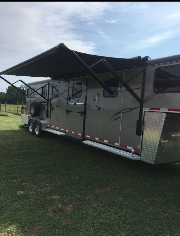 Used Horse Trailers for Sale