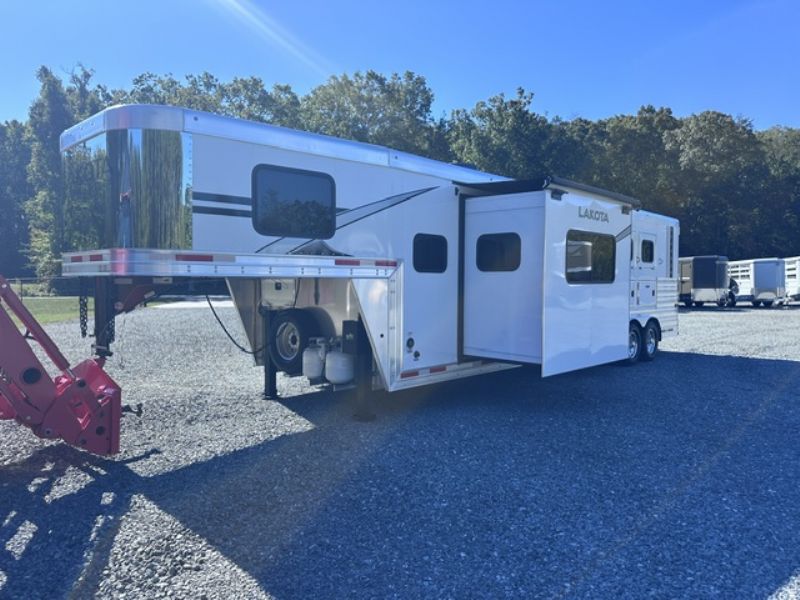 Used Horse Trailers for Sale