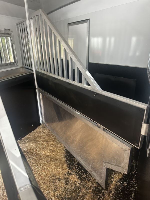 Used Horse Trailers for Sale