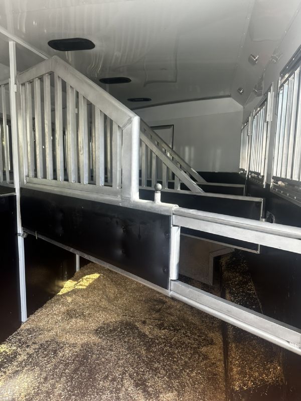 Used Horse Trailers for Sale