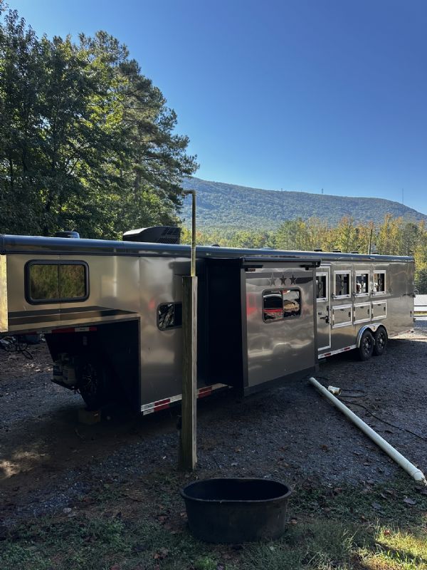 Used Horse Trailers for Sale