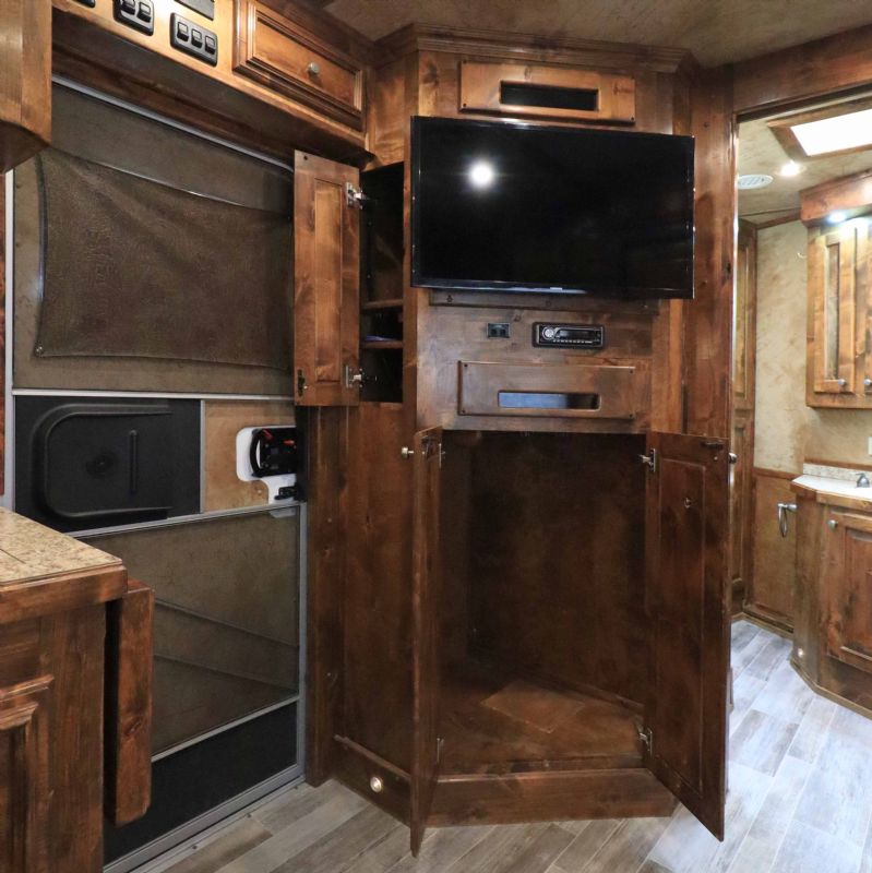 Used Horse Trailers for Sale