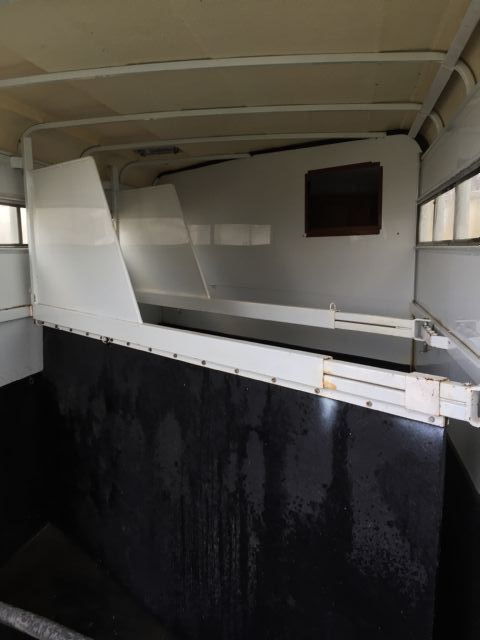 USED Bronco Horse Trailer for Sale - Horse Trailers Galore